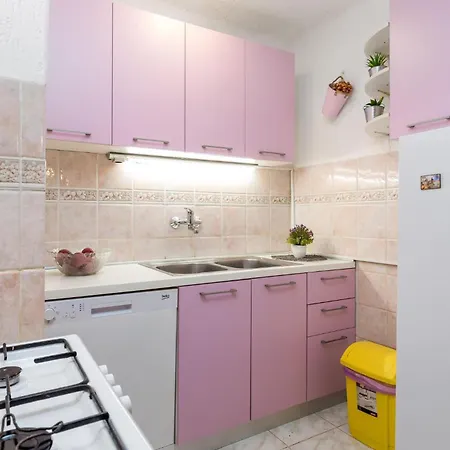 公寓 2 Bedroom Cozy In *