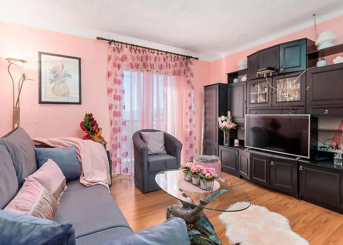 Appartamento 2 Bedroom In *